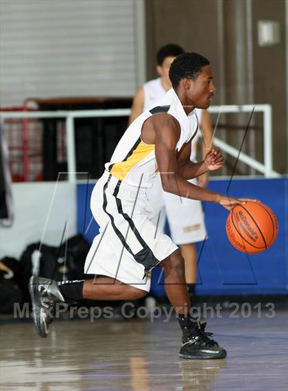 Thumbnail 2 in Katy Taylor vs. Klein Oak (McDonald's Texas Invitational) photogallery.