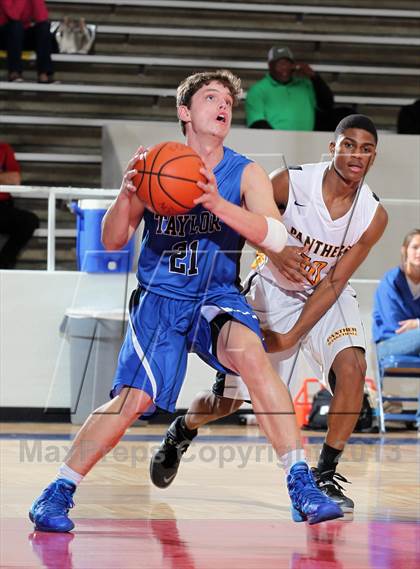 Thumbnail 2 in Katy Taylor vs. Klein Oak (McDonald's Texas Invitational) photogallery.