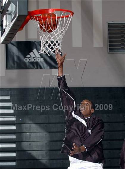 Thumbnail 3 in Westview vs. St. Joseph (Max Preps Holiday Classic) photogallery.