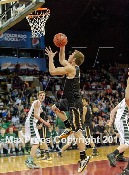 Thumbnail 1 in Fossil Ridge vs. Arapahoe (CHSAA Great 8) photogallery.