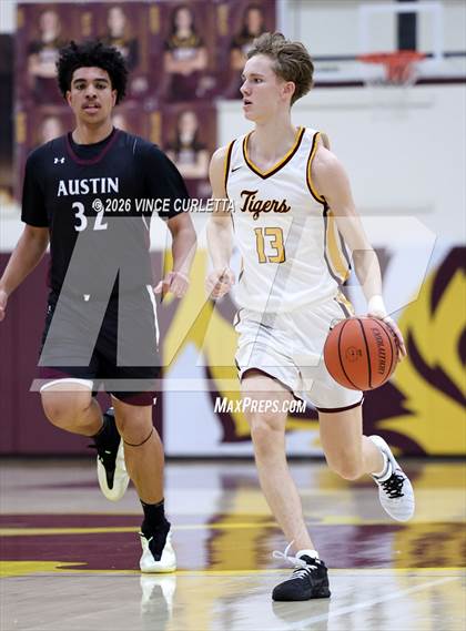 Thumbnail 1 in JV: Austin @ Dripping Springs photogallery.