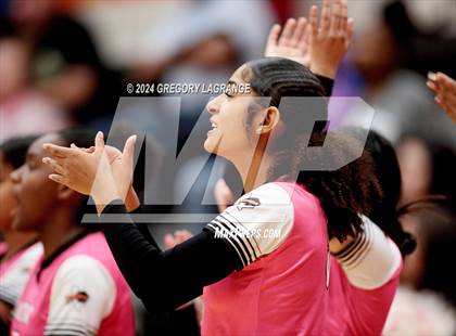 Thumbnail 1 in Sam Houston vs Haltom photogallery.