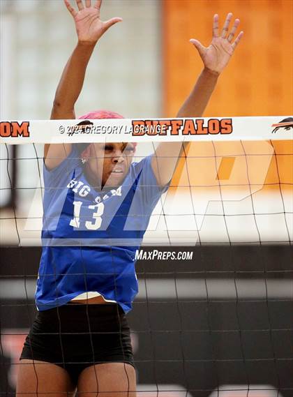 Thumbnail 2 in Sam Houston vs Haltom photogallery.