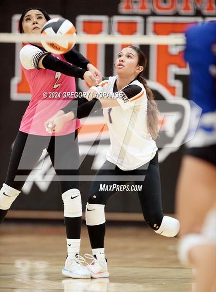 Thumbnail 2 in Sam Houston vs Haltom photogallery.
