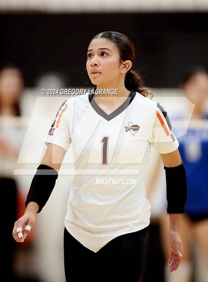 Thumbnail 2 in Sam Houston vs Haltom photogallery.