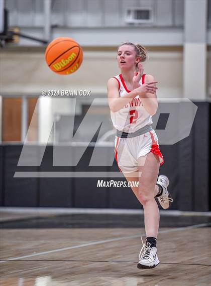 Thumbnail 2 in Walnut Ridge vs Cave City (3A-2 District Tournament) photogallery.