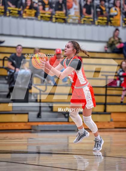 Thumbnail 3 in Walnut Ridge vs Cave City (3A-2 District Tournament) photogallery.