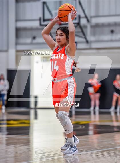 Thumbnail 3 in Walnut Ridge vs Cave City (3A-2 District Tournament) photogallery.