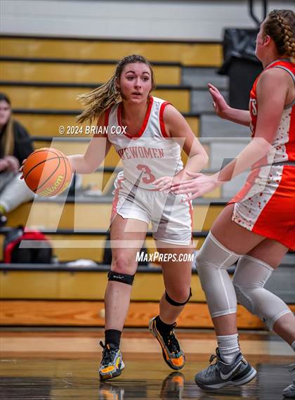 Thumbnail 2 in Walnut Ridge vs Cave City (3A-2 District Tournament) photogallery.