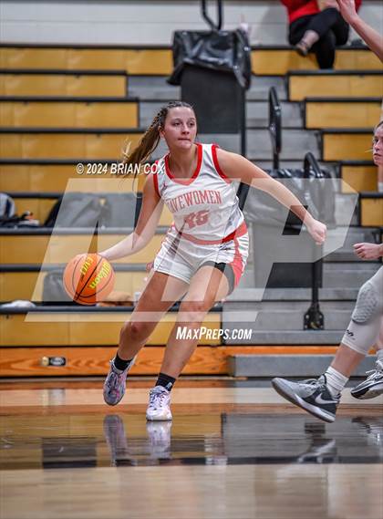 Thumbnail 2 in Walnut Ridge vs Cave City (3A-2 District Tournament) photogallery.