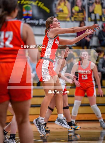 Thumbnail 1 in Walnut Ridge vs Cave City (3A-2 District Tournament) photogallery.