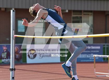 Thumbnail 3 in Sumner vs Rogers photogallery.