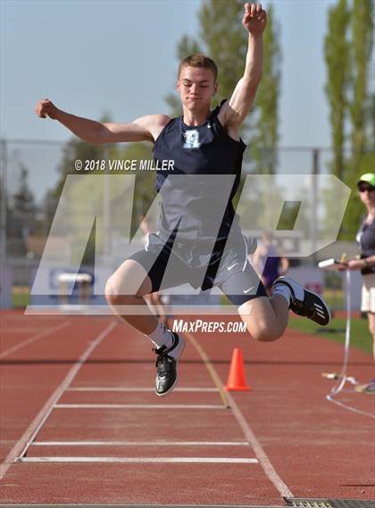 Thumbnail 3 in Sumner vs Rogers photogallery.