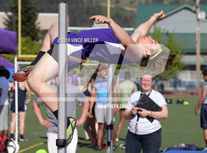 Thumbnail 3 in Sumner vs Rogers photogallery.