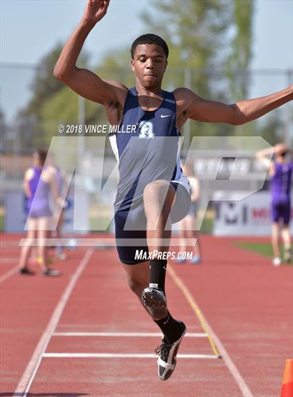 Thumbnail 2 in Sumner vs Rogers photogallery.