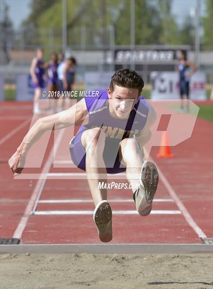 Thumbnail 2 in Sumner vs Rogers photogallery.