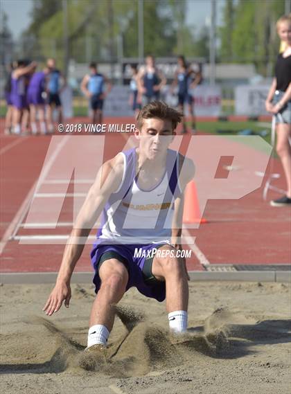 Thumbnail 3 in Sumner vs Rogers photogallery.