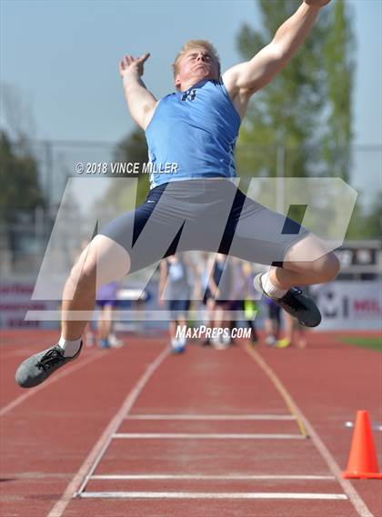 Thumbnail 2 in Sumner vs Rogers photogallery.