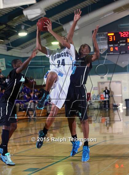 Thumbnail 2 in Clovis North vs. Deer Valley (Adidas Challenge) photogallery.