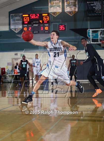 Thumbnail 3 in Clovis North vs. Deer Valley (Adidas Challenge) photogallery.