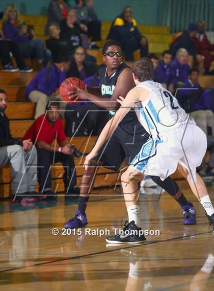 Thumbnail 3 in Clovis North vs. Deer Valley (Adidas Challenge) photogallery.