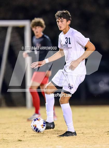 Thumbnail 2 in South Mecklenburg vs. Apex Friendship (NCHSAA 4A Final) photogallery.