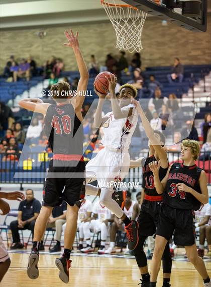 Thumbnail 3 in Salisbury vs. South Rowan (Sam Moir Christmas Classic) photogallery.