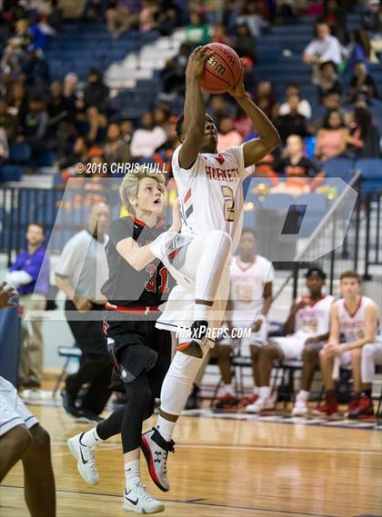 Thumbnail 2 in Salisbury vs. South Rowan (Sam Moir Christmas Classic) photogallery.