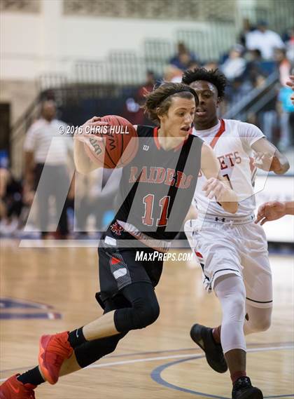 Thumbnail 3 in Salisbury vs. South Rowan (Sam Moir Christmas Classic) photogallery.