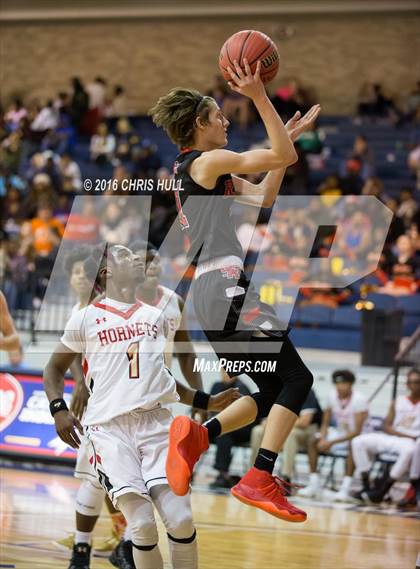 Thumbnail 3 in Salisbury vs. South Rowan (Sam Moir Christmas Classic) photogallery.