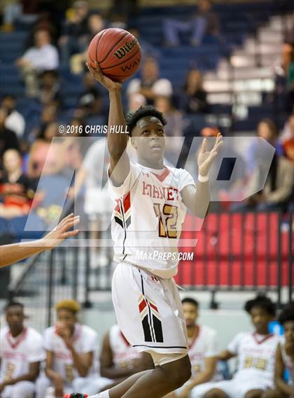 Thumbnail 2 in Salisbury vs. South Rowan (Sam Moir Christmas Classic) photogallery.