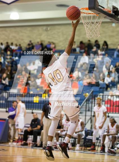Thumbnail 2 in Salisbury vs. South Rowan (Sam Moir Christmas Classic) photogallery.