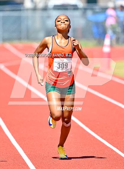 Thumbnail 2 in Guy Thomas Memorial (400 Meter) photogallery.