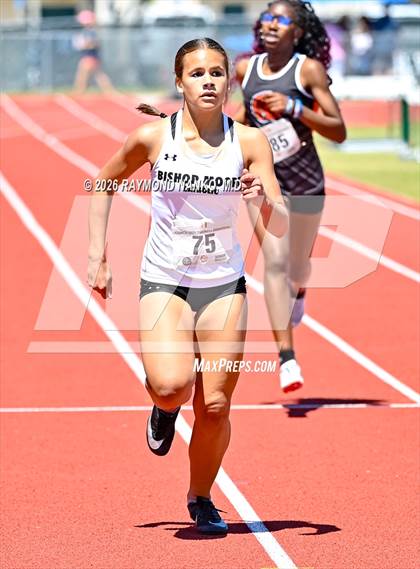 Thumbnail 1 in Guy Thomas Memorial (400 Meter) photogallery.