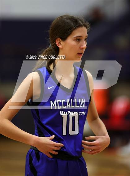 Thumbnail 1 in McCallum vs. Wimberley (Wimberley Hoopfest) photogallery.