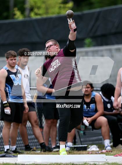 Thumbnail 3 in NCHSAA 4A West Regional (Shot Put) photogallery.