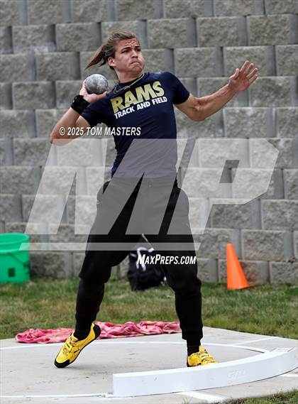 Thumbnail 3 in NCHSAA 4A West Regional (Shot Put) photogallery.
