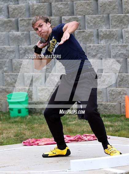 Thumbnail 3 in NCHSAA 4A West Regional (Shot Put) photogallery.