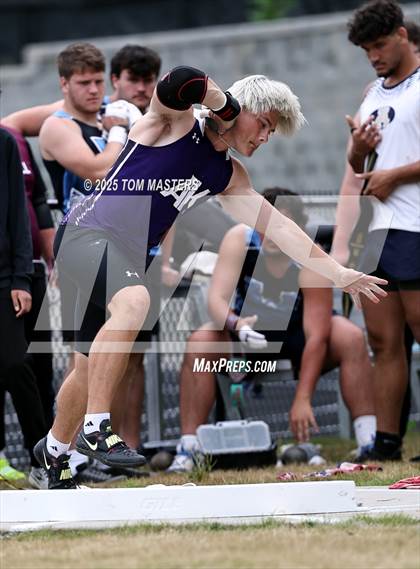 Thumbnail 2 in NCHSAA 4A West Regional (Shot Put) photogallery.
