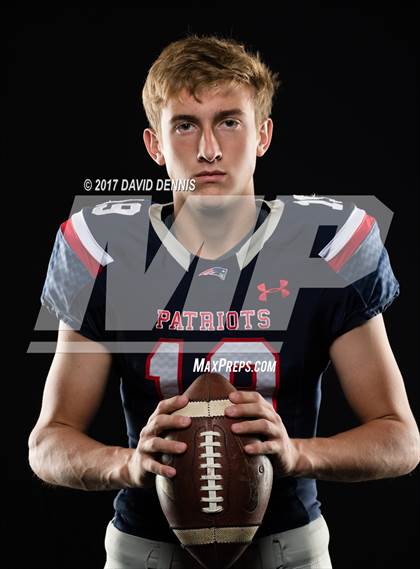 Thumbnail 3 in Liberty Senior Photos photogallery.