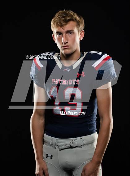 Thumbnail 2 in Liberty Senior Photos photogallery.