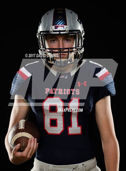 Thumbnail 2 in Liberty Senior Photos photogallery.