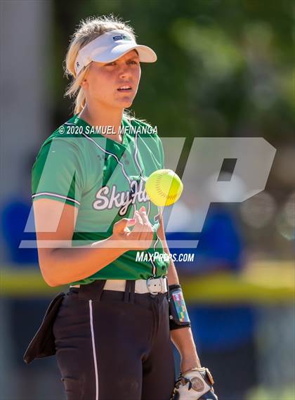 Thumbnail 2 in Skutt Catholic vs. Kearney photogallery.