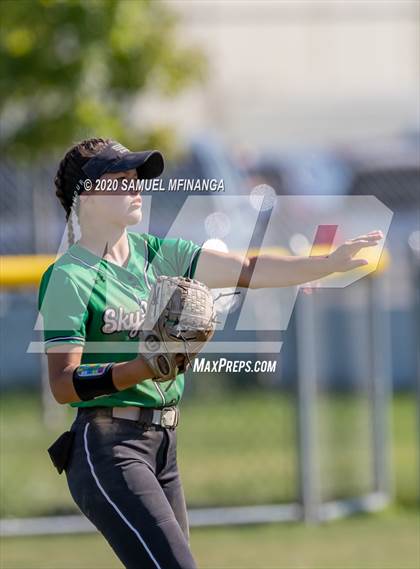 Thumbnail 3 in Skutt Catholic vs. Kearney photogallery.