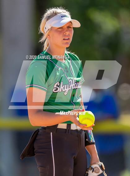 Thumbnail 3 in Skutt Catholic vs. Kearney photogallery.