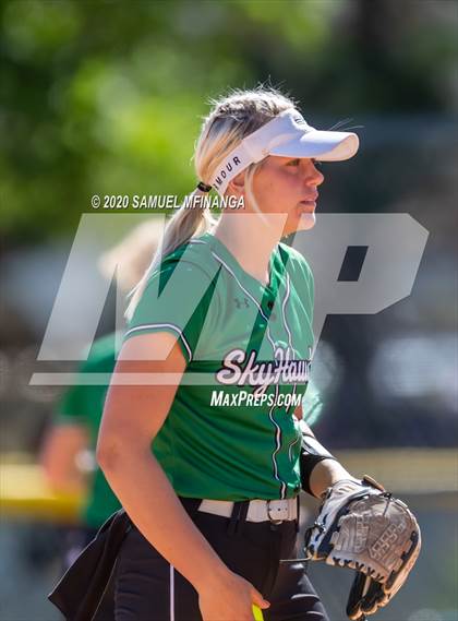 Thumbnail 2 in Skutt Catholic vs. Kearney photogallery.