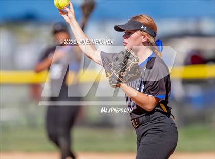 Thumbnail 1 in Skutt Catholic vs. Kearney photogallery.