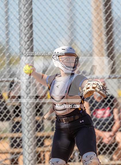 Thumbnail 3 in Skutt Catholic vs. Kearney photogallery.