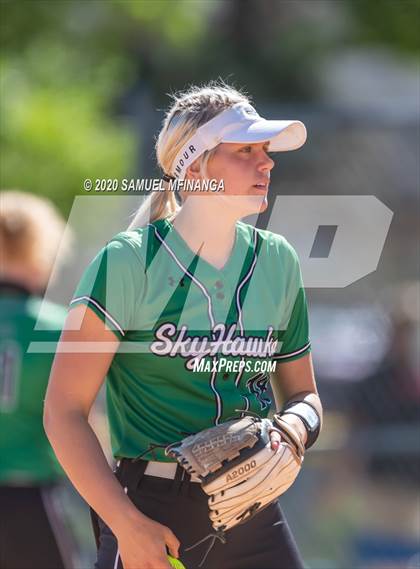 Thumbnail 3 in Skutt Catholic vs. Kearney photogallery.