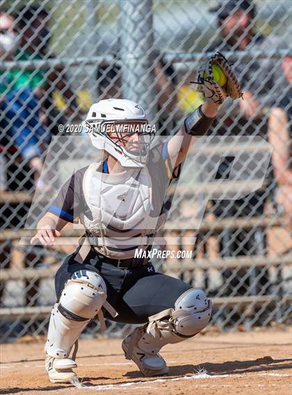 Thumbnail 3 in Skutt Catholic vs. Kearney photogallery.